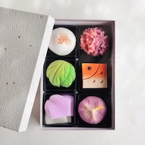 [4/25〜]端午の節句の創作菓子(6個・化粧箱入)【甘春堂本店】