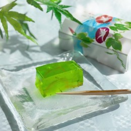 季節工芸棹菓子 かほり静【甘春堂本店】